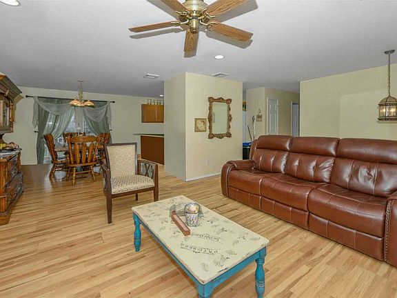 3rd image of 95 Southaven Ave #95