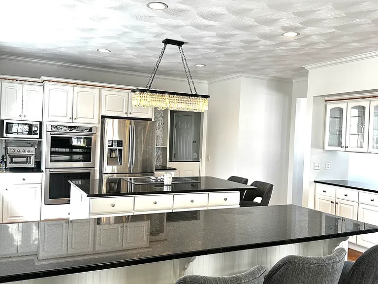 9 Leeward Ln — Photo 4