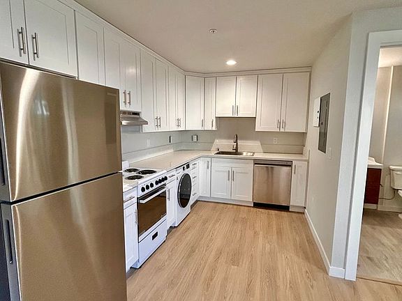 3rd image of 3810 31st St #110
