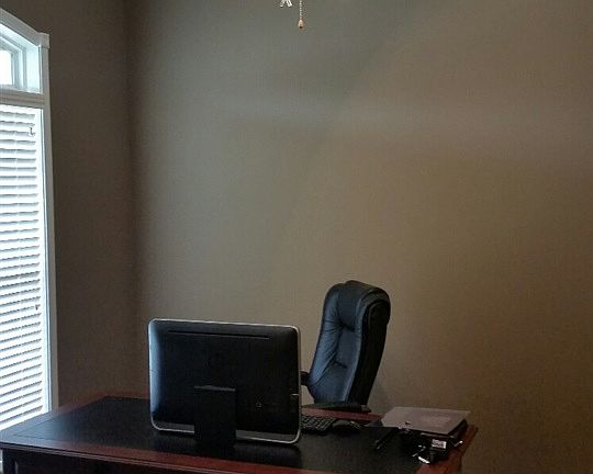 3rd image of 215 Lovorn Cir