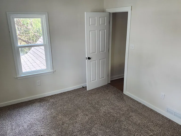 609 Main St #2 — Photo 14
