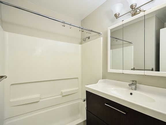 3rd image of 700 30th St