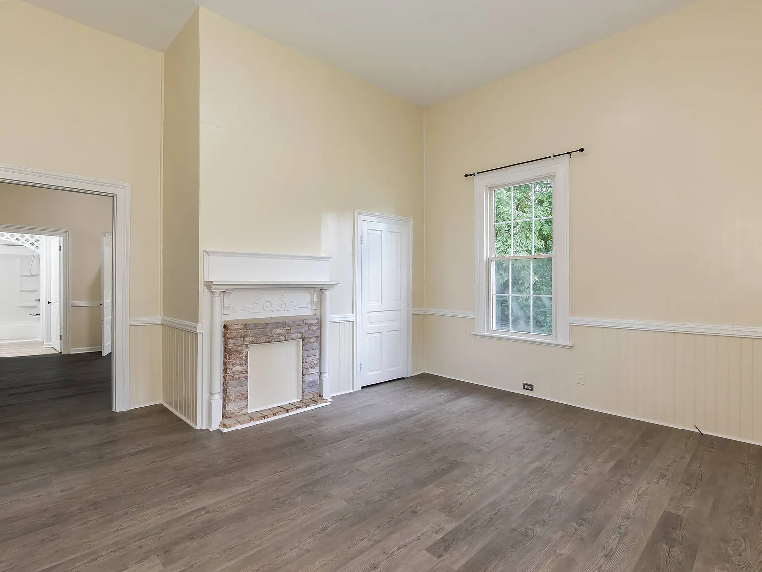 3 bed, 1256 sqft, $1,550 — Photo 2