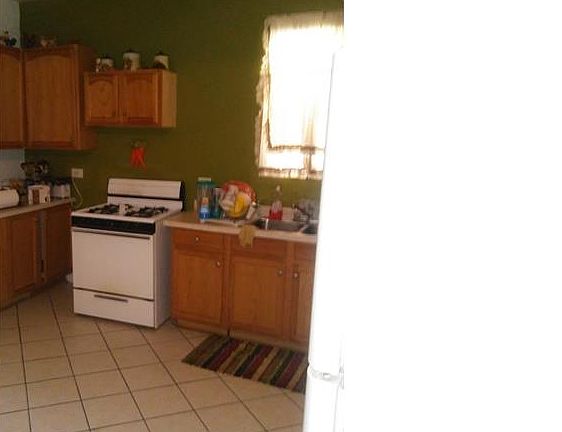 2nd image of 8530 S Oglesby Ave