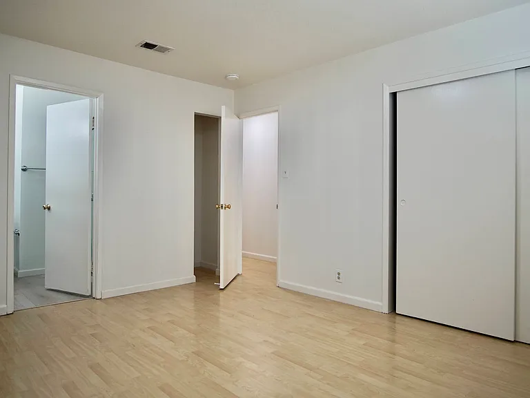 3001 Knights Bridge Rd — Photo 12