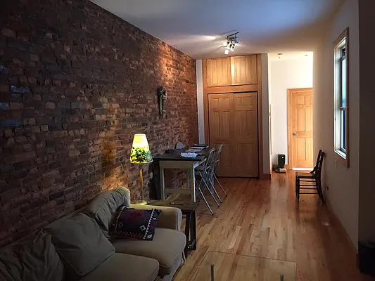 Rented by New York Realty Minimax Inc | media 31