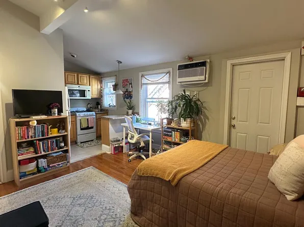 910 Clinton St, Philadelphia, PA