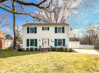 1060 Kennesaw St, Birmingham, MI 48009