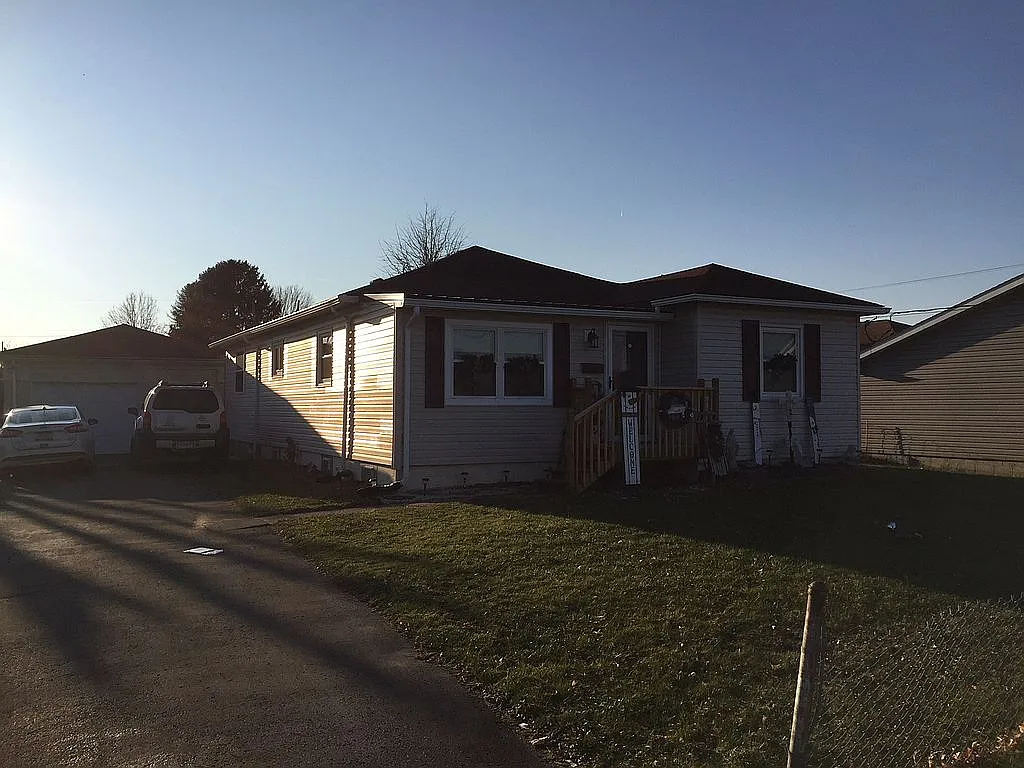 404 Jacobs St photo 1