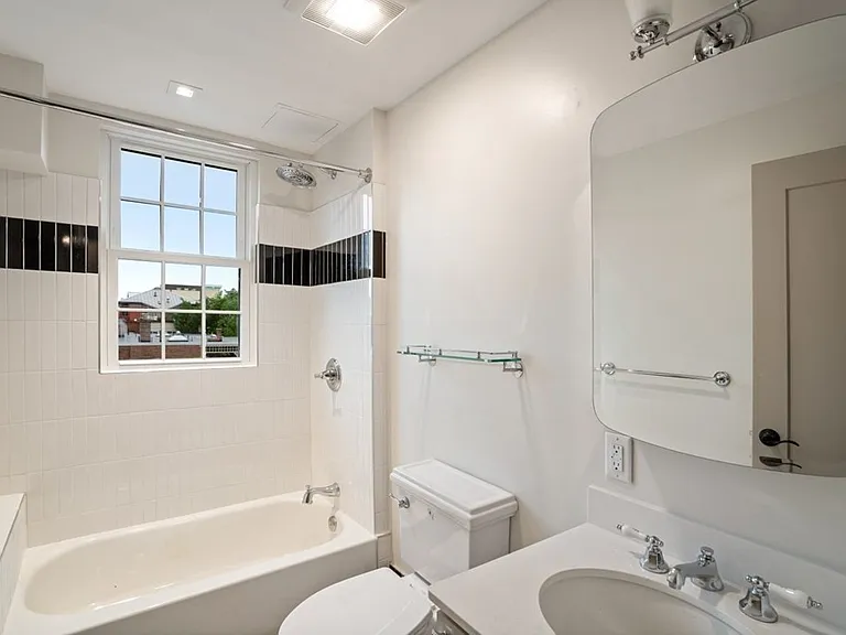 10 Dana St #7 — Photo 6