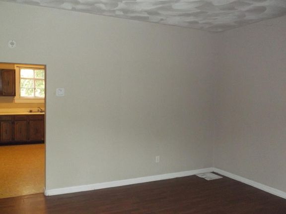 5th image of 1512 Grimes St