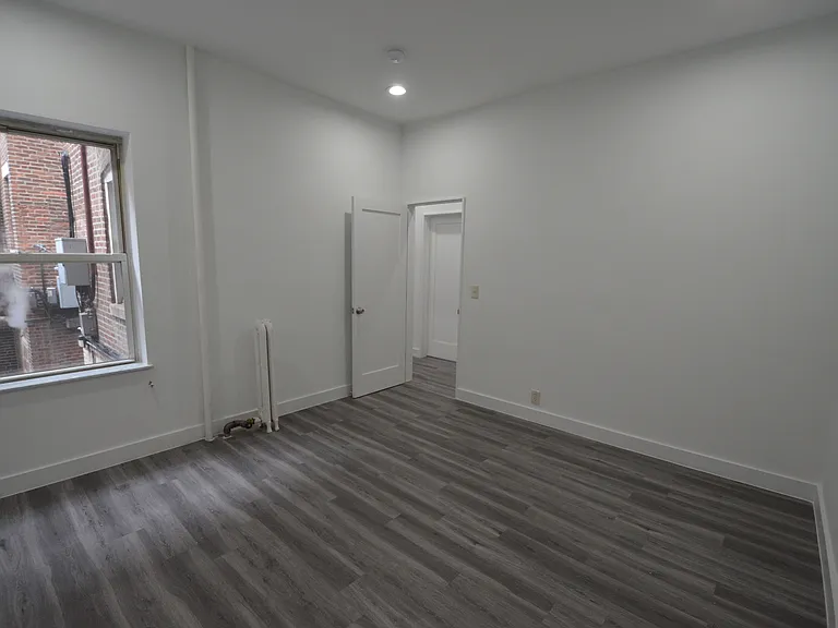 111 Peterborough St #5 — Photo 8
