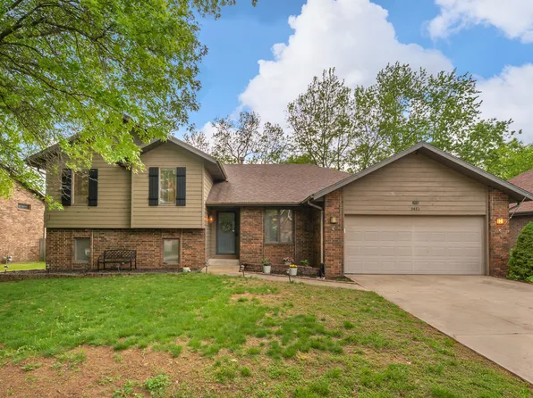 5483 S Parkhill Avenue, Springfield, MO 65810