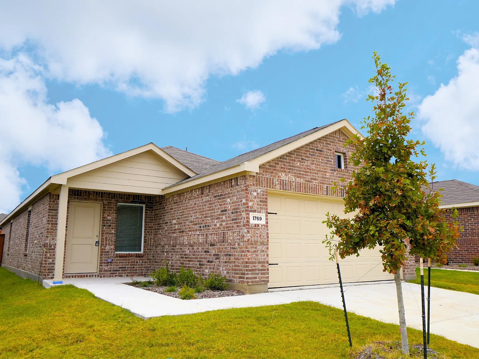 4 bed, 1598 sqft, $2,250 — Photo 1