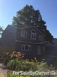 1st image of 32 Mistletoe Ln