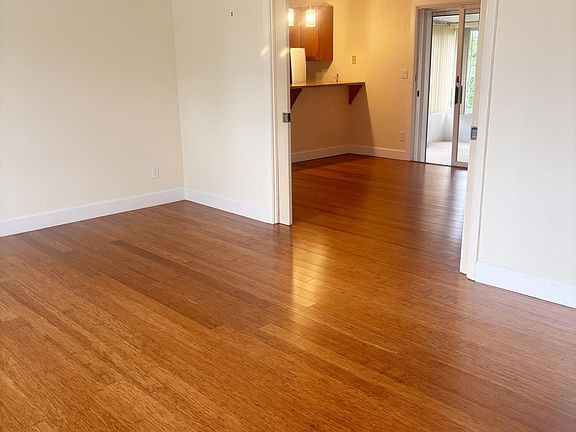 4th image of 19 Capri Cir