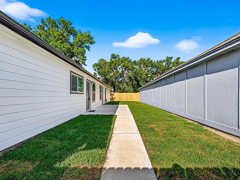13822 Northlake Dr — Photo 13
