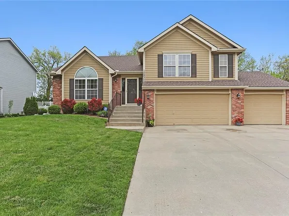 10930 N Holly St, Kansas City, MO 64155