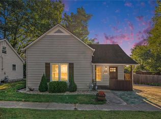 212 S Main St, Spring Hill, KS 66083