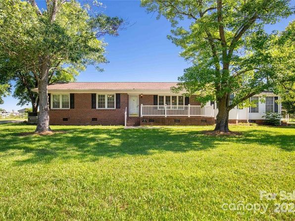 1723 Baskins Hill Rd, Heath Springs, SC 29058