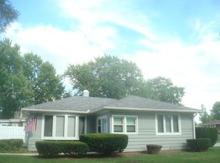 4206 Owl Dr, Rolling Meadows, IL 60008