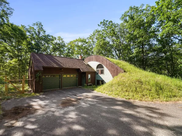 2889 W Sunset Dr, Roscommon, MI 48653