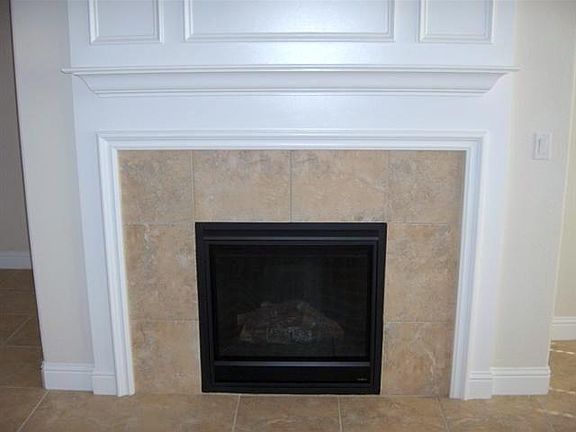 4th image of 2325 Belle Glade Ln