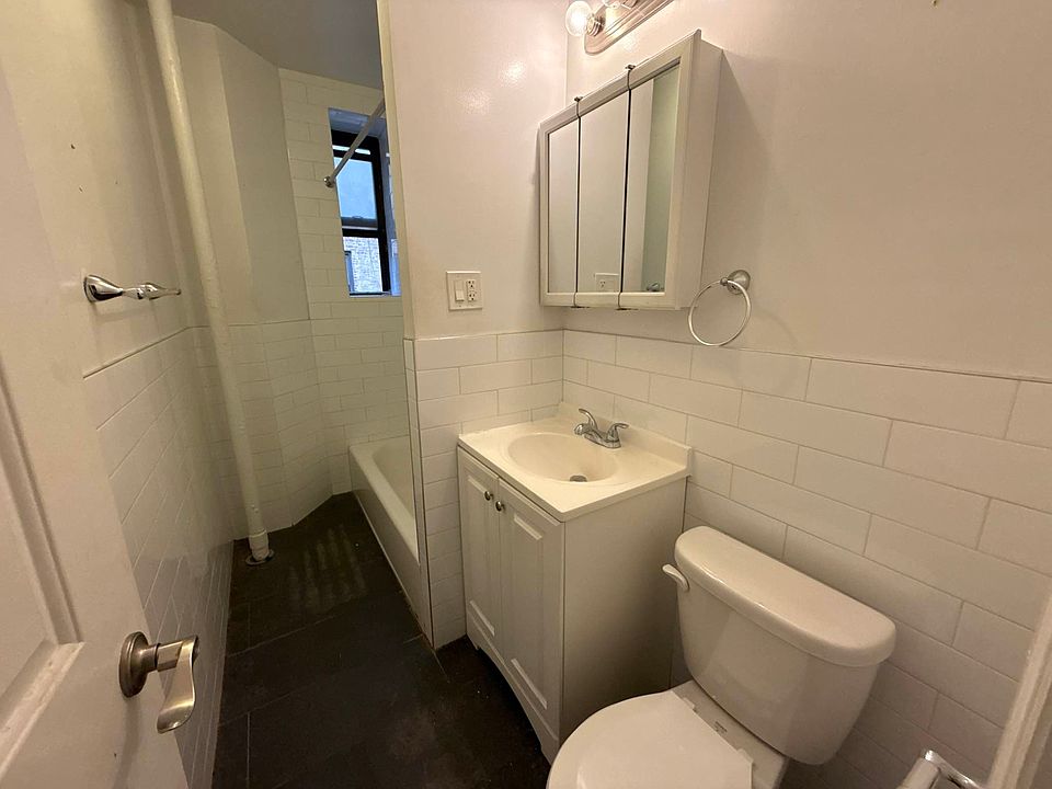 2nd image of 115 Lincoln Rd #5