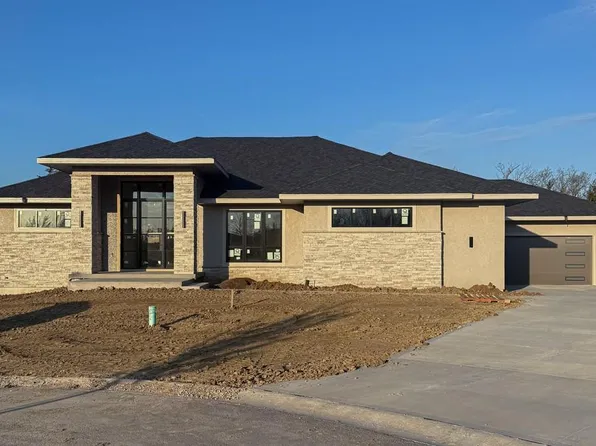 11560 S Wild Rose Ln, Olathe, KS 66061