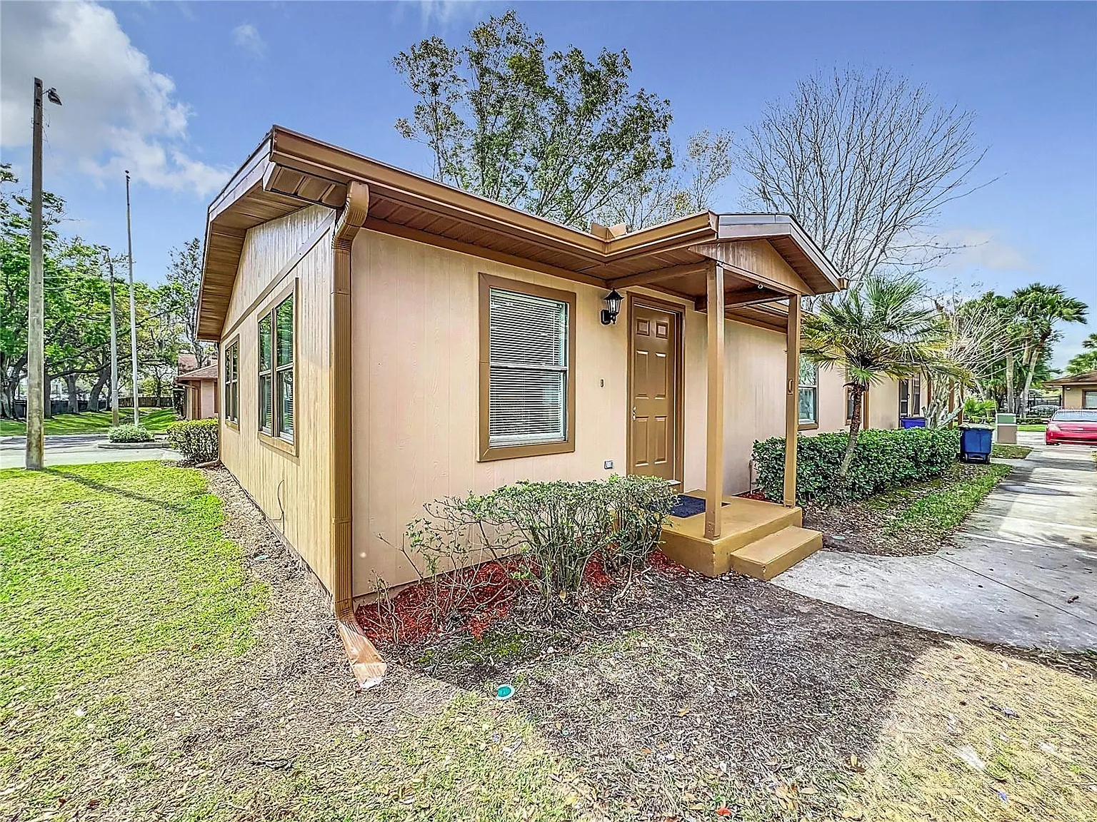 2 bed, 950 sqft, $1,999 — Photo 1