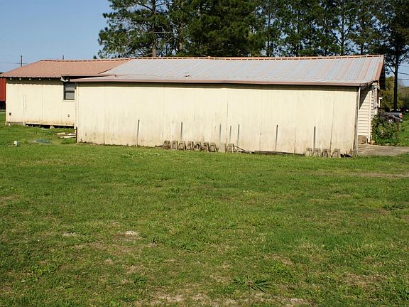 3rd image of 1008 S Chuck Dr