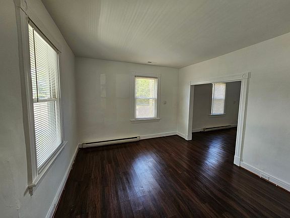 2nd image of 5417 Bloomingdale Ave