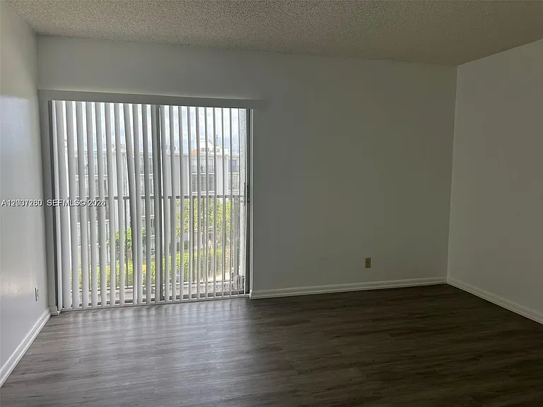 8610 N Sherman Cir #504 — Photo 7