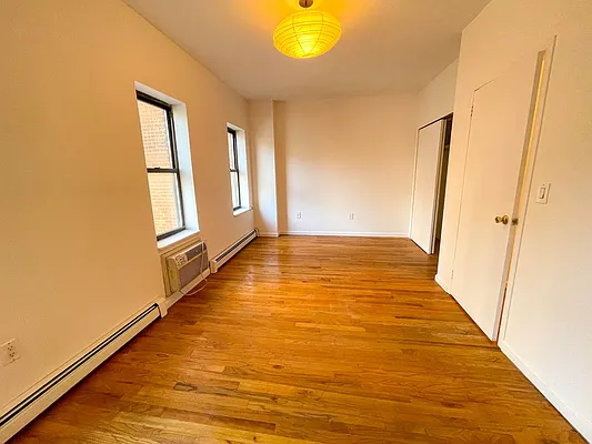 Rented by City Connections Realty | media 7