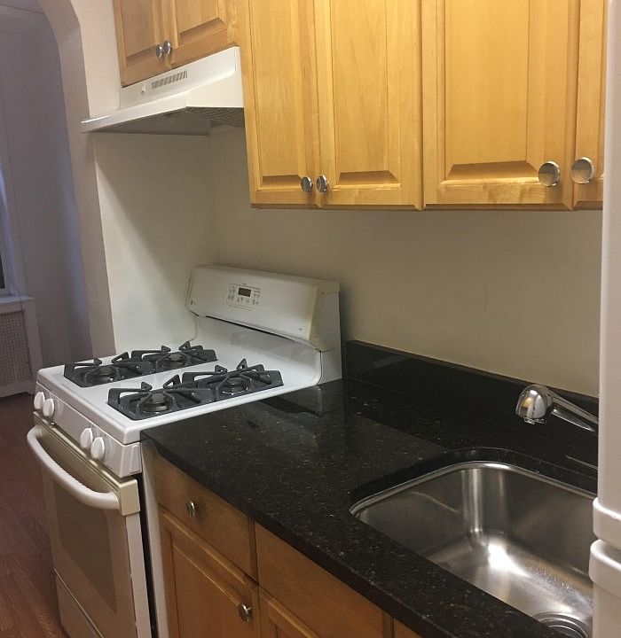 1st image of 1 Broad Pkwy APT 4K