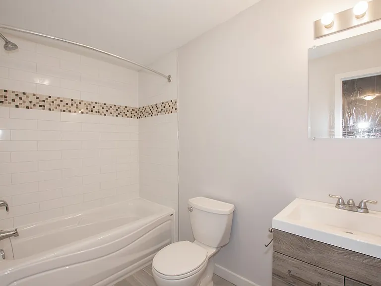 140 Caroline St S #1 — Photo 12