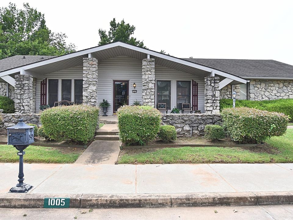 1st image of 1005 W Vandever Blvd