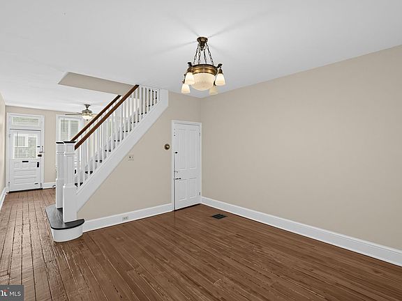 3rd image of 135 Dawson St