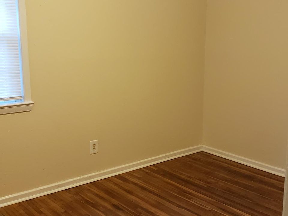 2nd image of 2502 Marlowe Ave