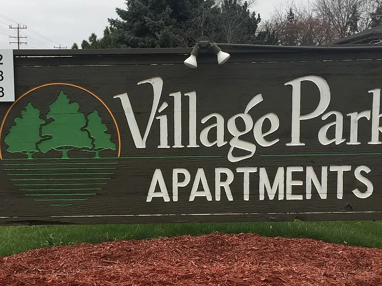 Village Park Apartments-Appleton — Photo 11