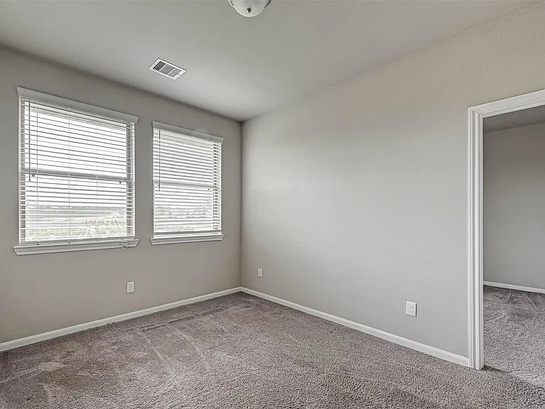 315 Biltmore Loop — Photo 34