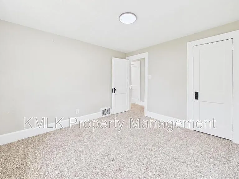2899 Northland St — Photo 32