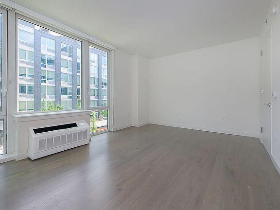 4th image of 433 E 13th St APT 6BN