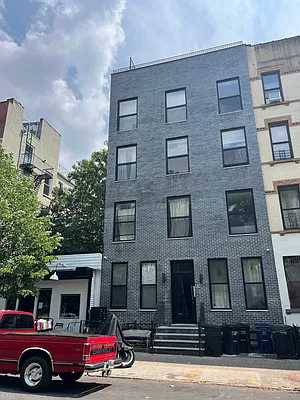 Rented by Tapiro Realty | media 19