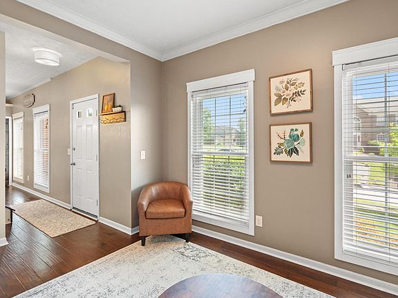 3rd image of 2034 Wedgewood Ln