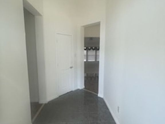 3rd image of 4933 Orchid Dr