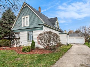 203 Beech St E, Three Oaks, MI 49128