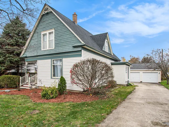 203 Beech St E, Three Oaks, MI 49128