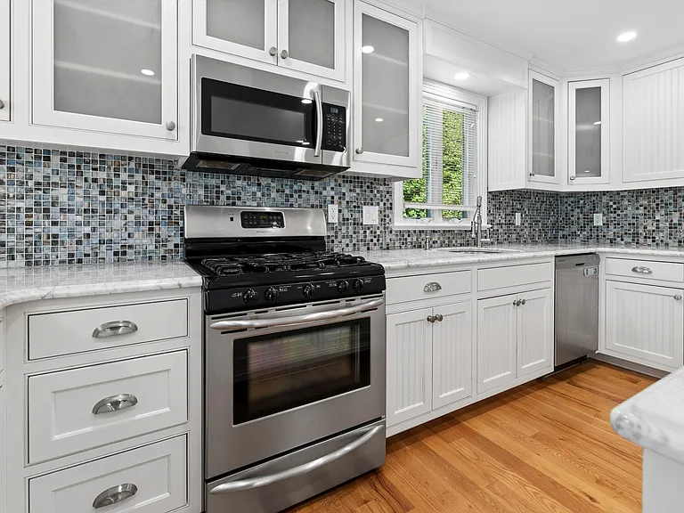 305 Captain Kidd Dr — Photo 6