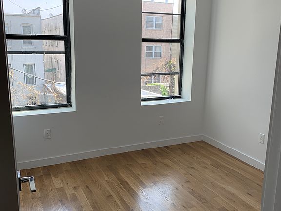 3rd image of 459 Shepherd Ave #2